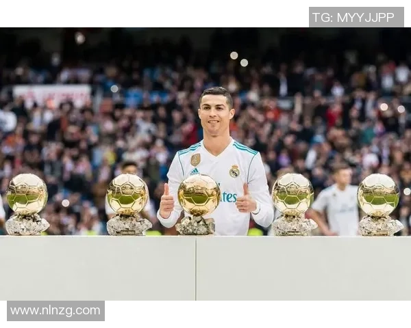 《从草根到巨星：足球传奇人物背后的成长故事与奋斗历程》