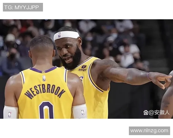 巴萨足球球星儿时成长故事揭秘 从街头球场到世界巅峰的奋斗历程